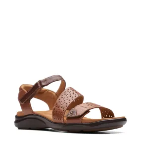 Clarks Women's Kitly Way Strap Sandal (Tan)