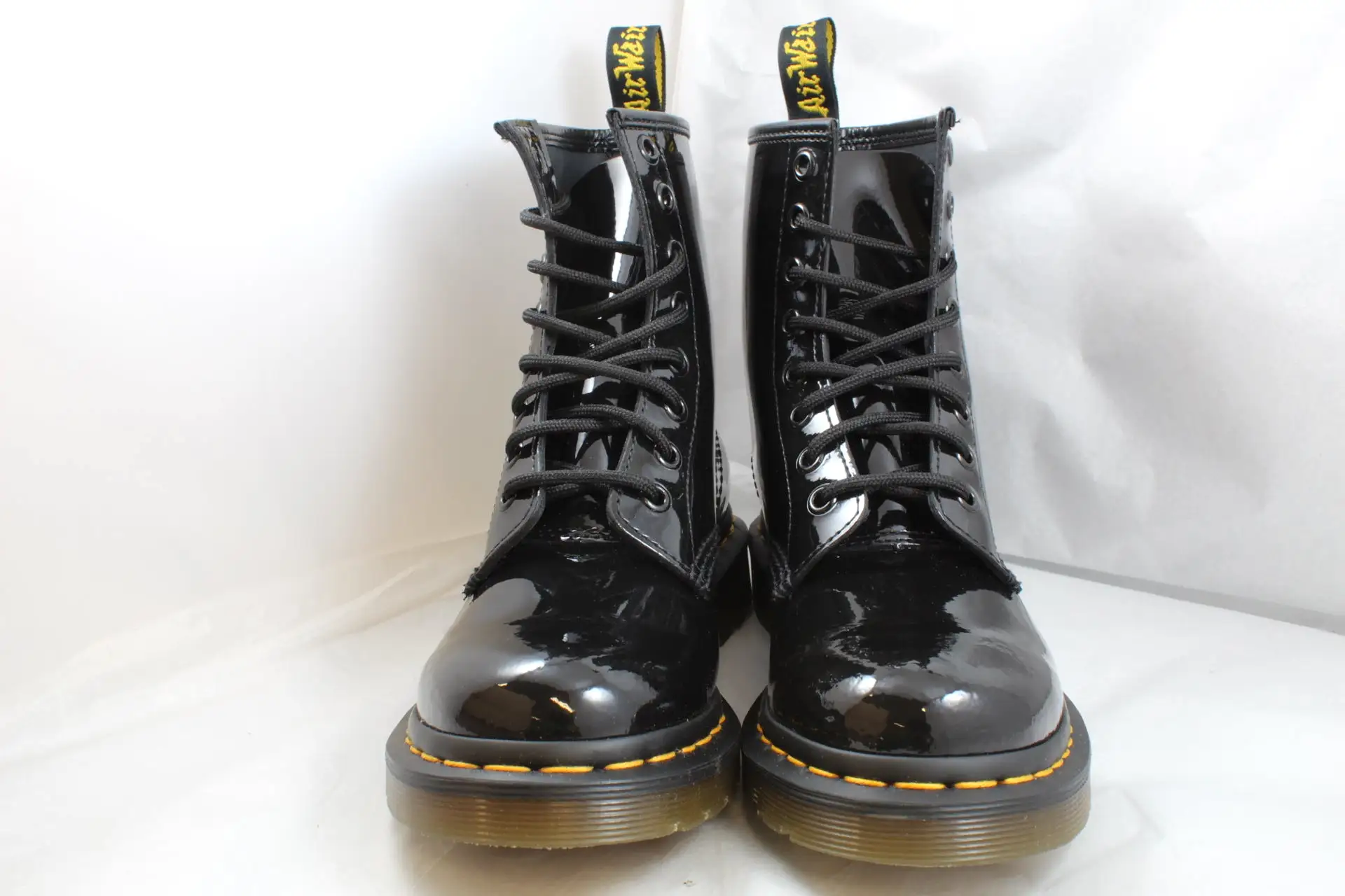 Womens Dr.Martens 8 Eyelet Lace Up Bt Black Patent