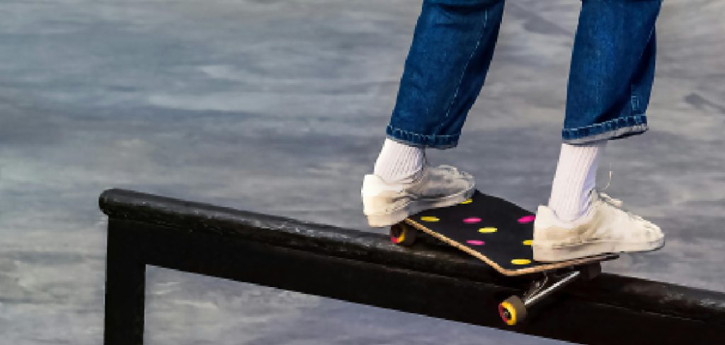 How to Stretch Vans Shoes